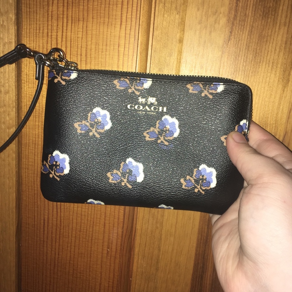 Hardly used COACH WRISTLET